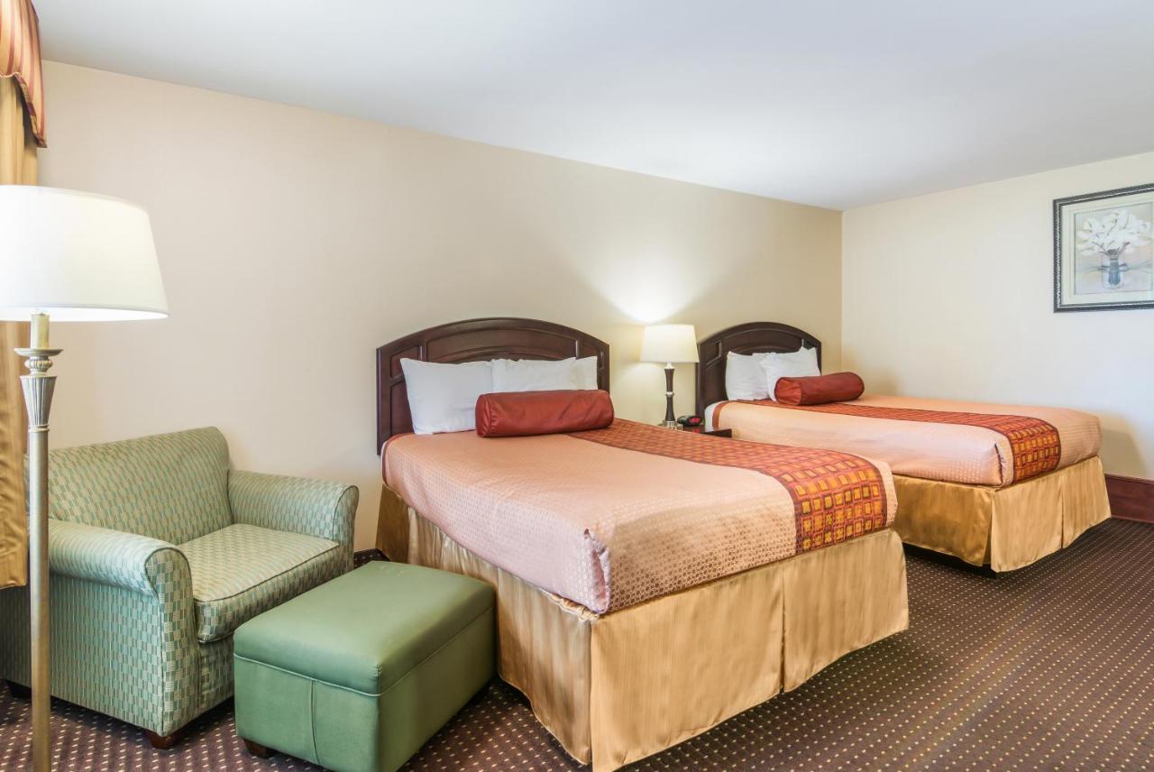 Rodeway Inn Weedsport Eksteriør billede