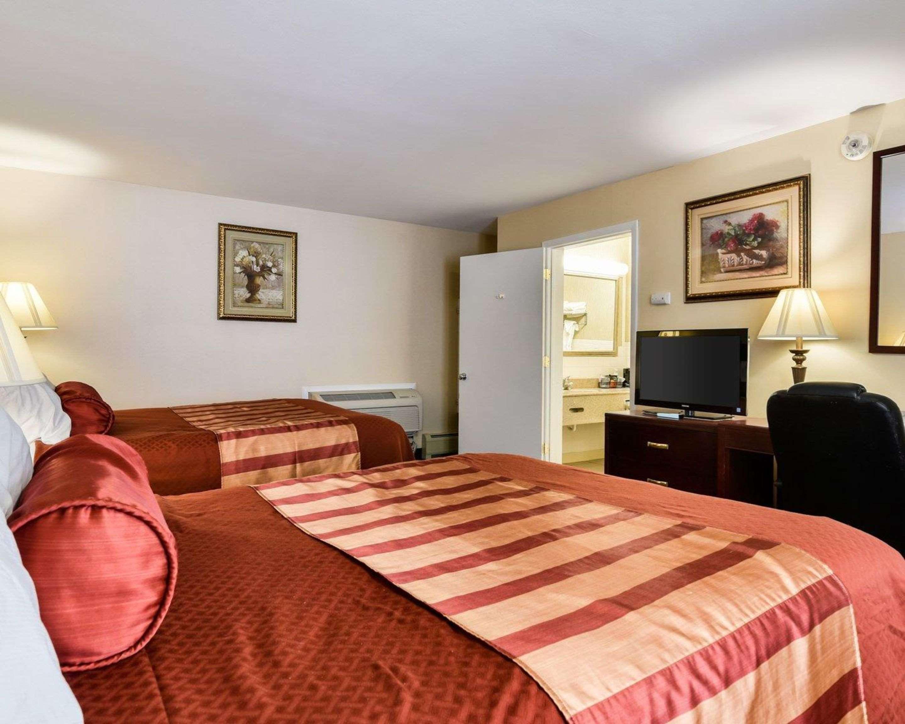 Rodeway Inn Weedsport Eksteriør billede