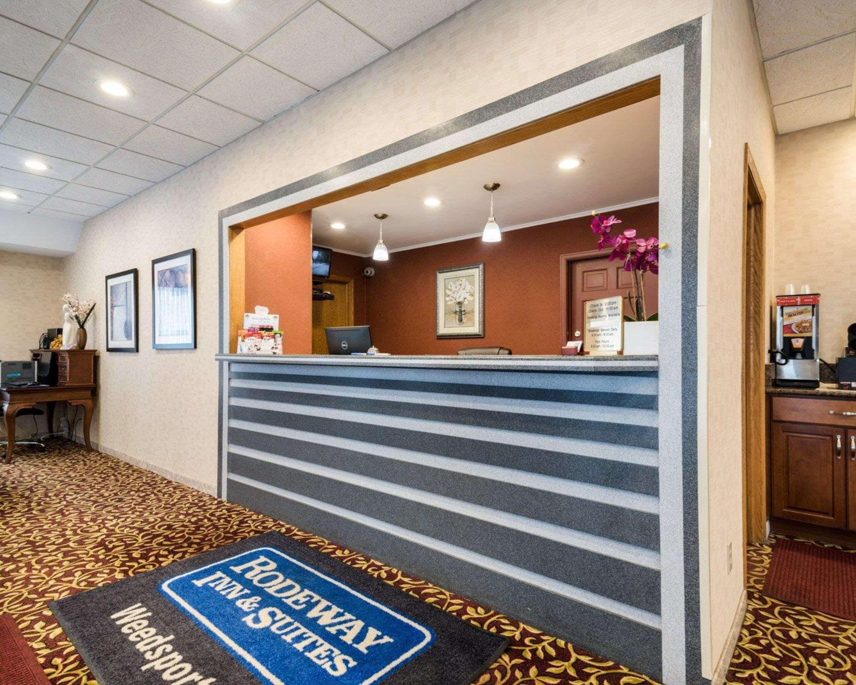 Rodeway Inn Weedsport Eksteriør billede